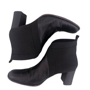 🌵 A. Marinelli Black Booties Size 7M